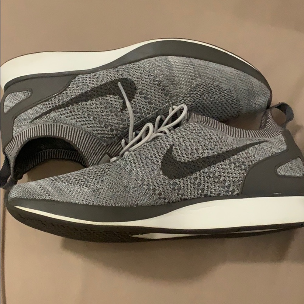 Nike Mariah Zoom Runner